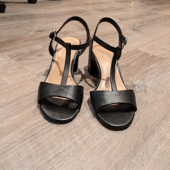 Black high heels - Picture 3 of 4